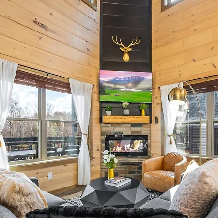 Smokiesboutiquecabins Would Love To Host You At Our New Cabin! 3 King Suites, Indoor Pool, Game Room, Lounge With 75