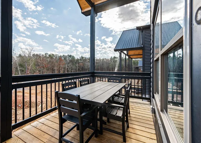 Smokiesboutiquecabins Would Love To Host You At Our New Cabin! 3 King Suites, Indoor Pool, Game Room, Lounge With 75\