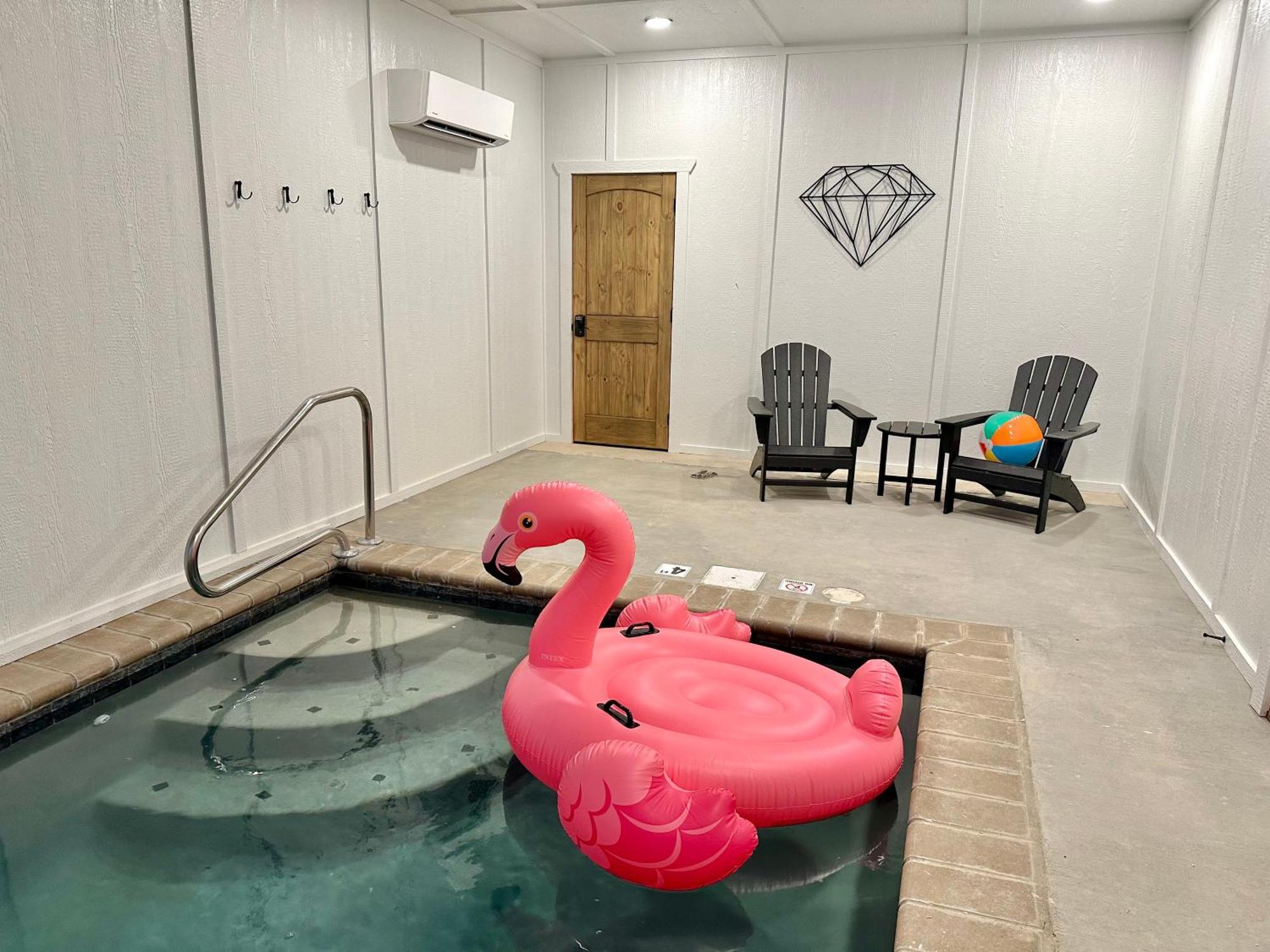 Smokiesboutiquecabins Would To Host At Our New Cabin! 3 King Suites, Indoor Pool, Game Room, Lounge With 75