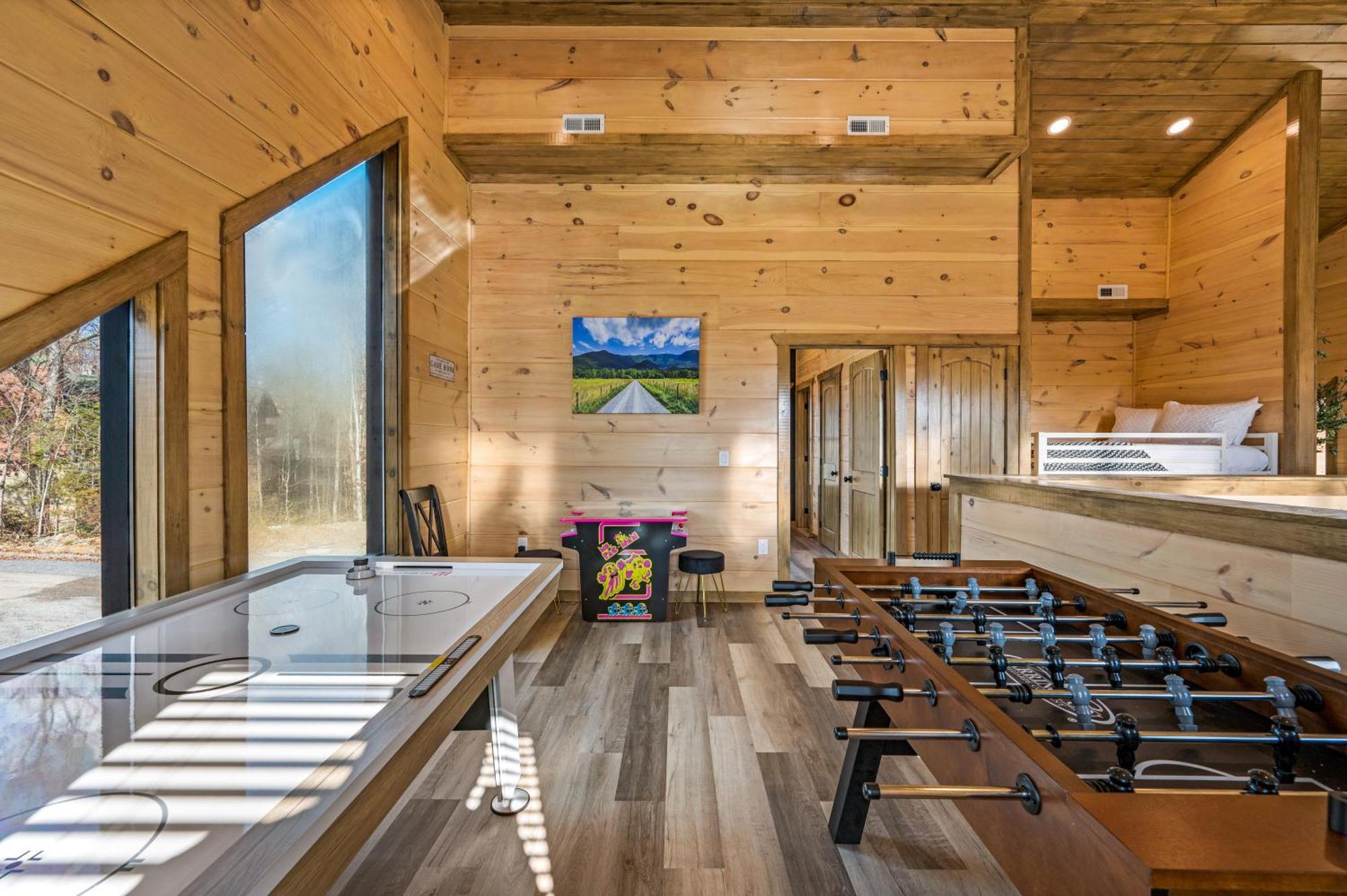 Holiday home Smokiesboutiquecabins Would To Host At Our New Cabin! 3 King Suites, Indoor Pool, Game Room, Lounge With 75
