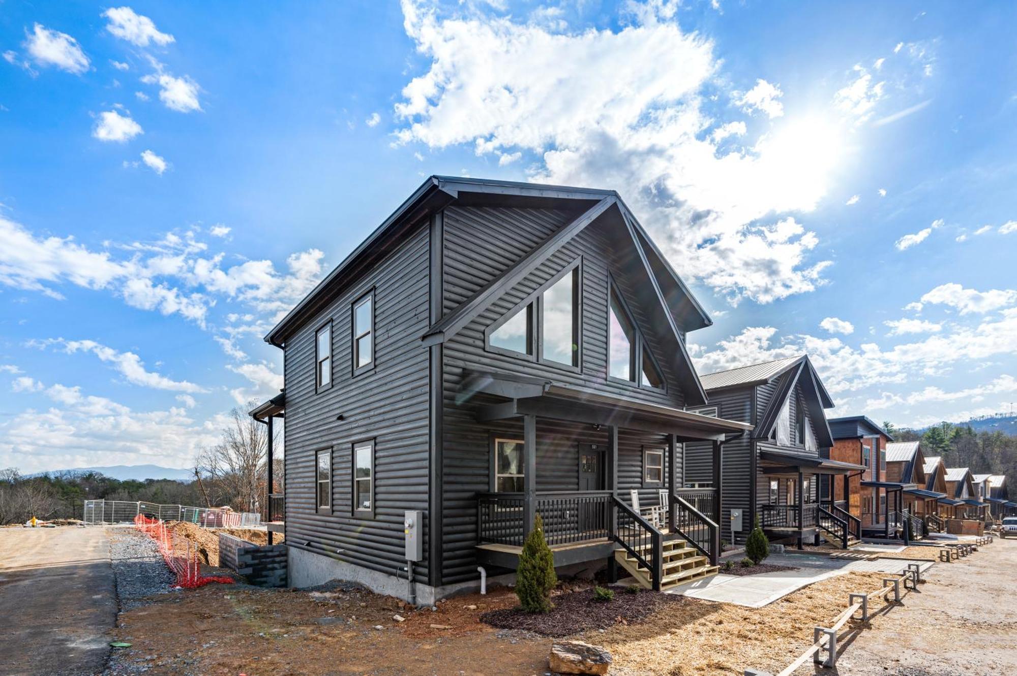 Holiday home Smokiesboutiquecabins Would To Host At Our New Cabin! 3 King Suites, Indoor Pool, Game Room, Lounge With 75