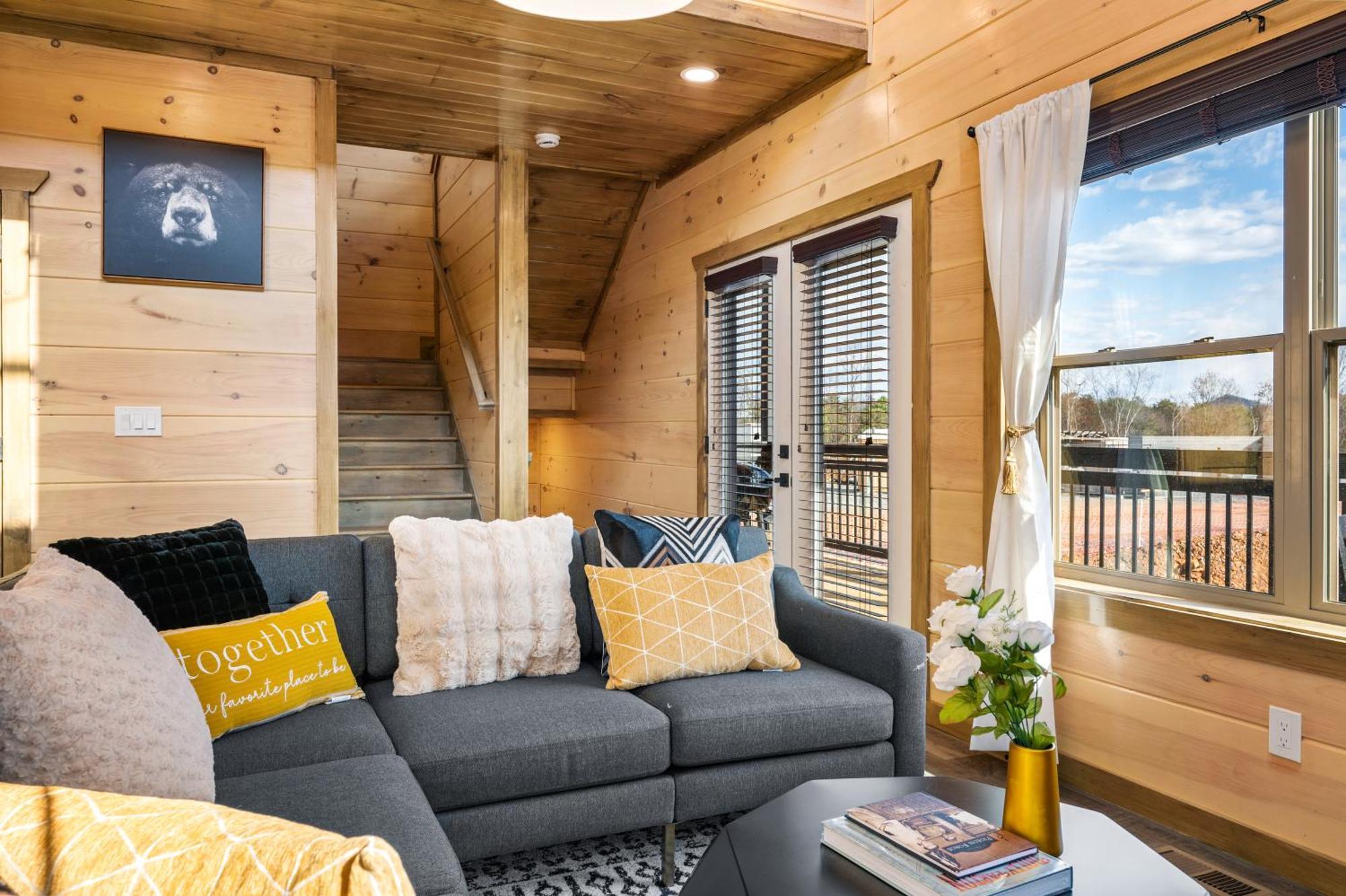 Smokiesboutiquecabins Would To Host At Our New Cabin! 3 King Suites, Indoor Pool, Game Room, Lounge With 75
