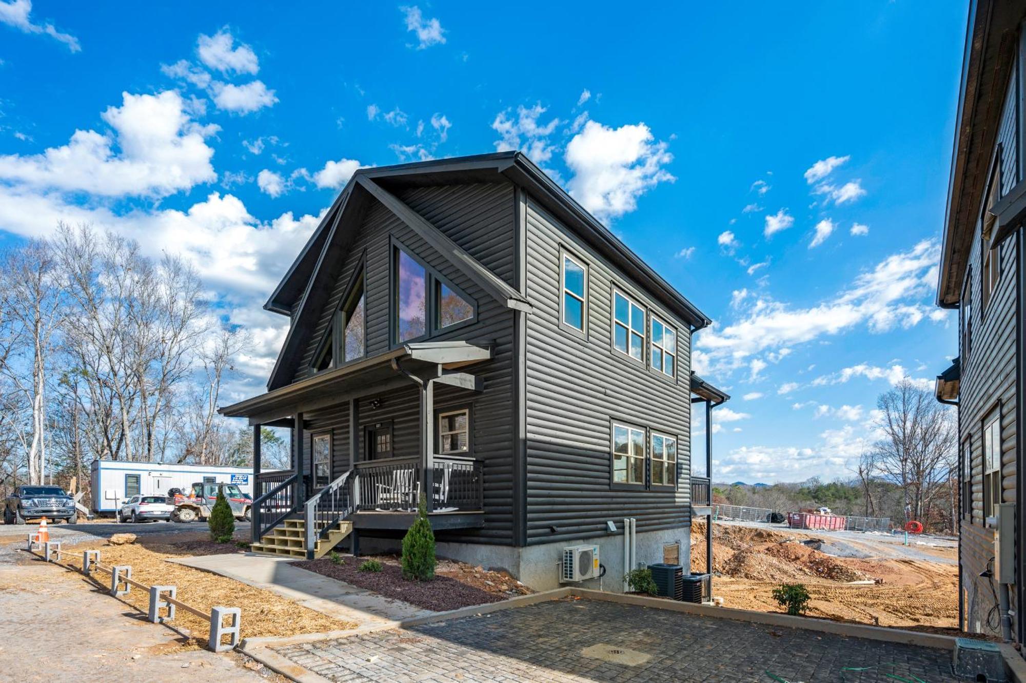 Smokiesboutiquecabins Would To Host At Our New Cabin! 3 King Suites, Indoor Pool, Game Room, Lounge With 75