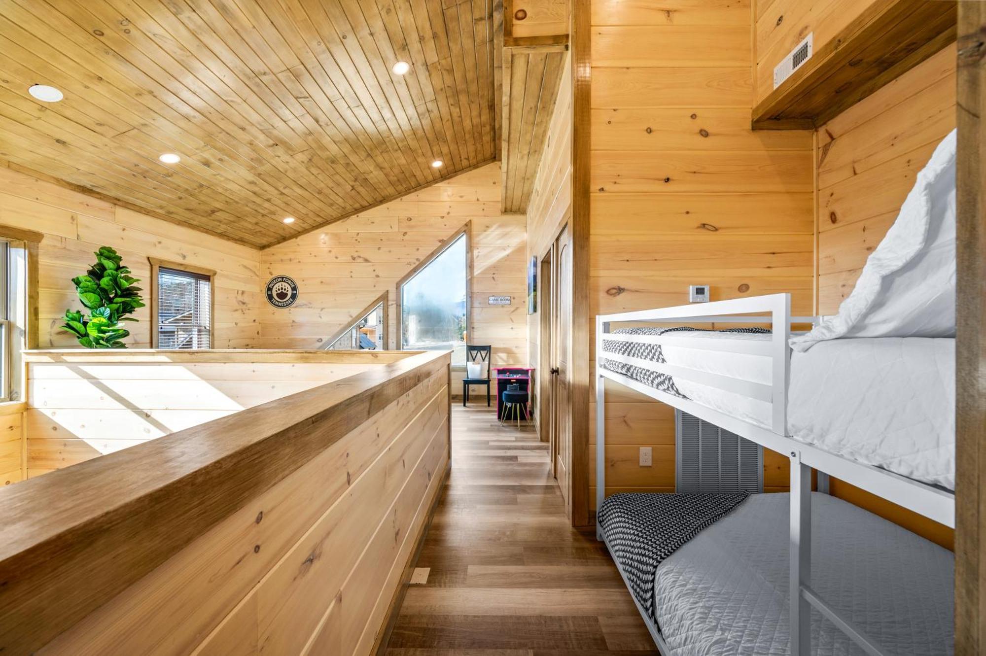 Holiday home Smokiesboutiquecabins Would To Host At Our New Cabin! 3 King Suites, Indoor Pool, Game Room, Lounge With 75