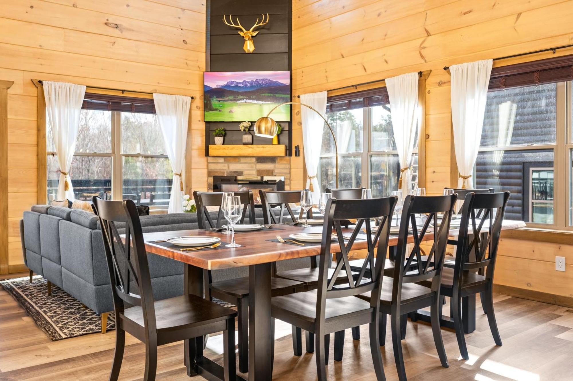 Smokiesboutiquecabins Would To Host At Our New Cabin! 3 King Suites, Indoor Pool, Game Room, Lounge With 75
