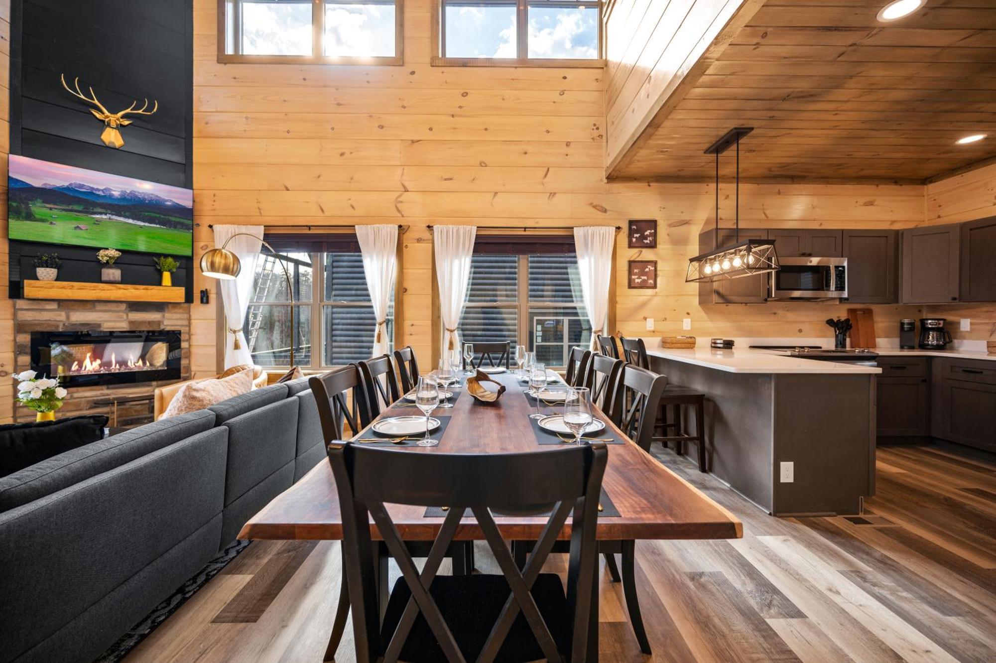 Smokiesboutiquecabins Would To Host At Our New Cabin! 3 King Suites, Indoor Pool, Game Room, Lounge With 75