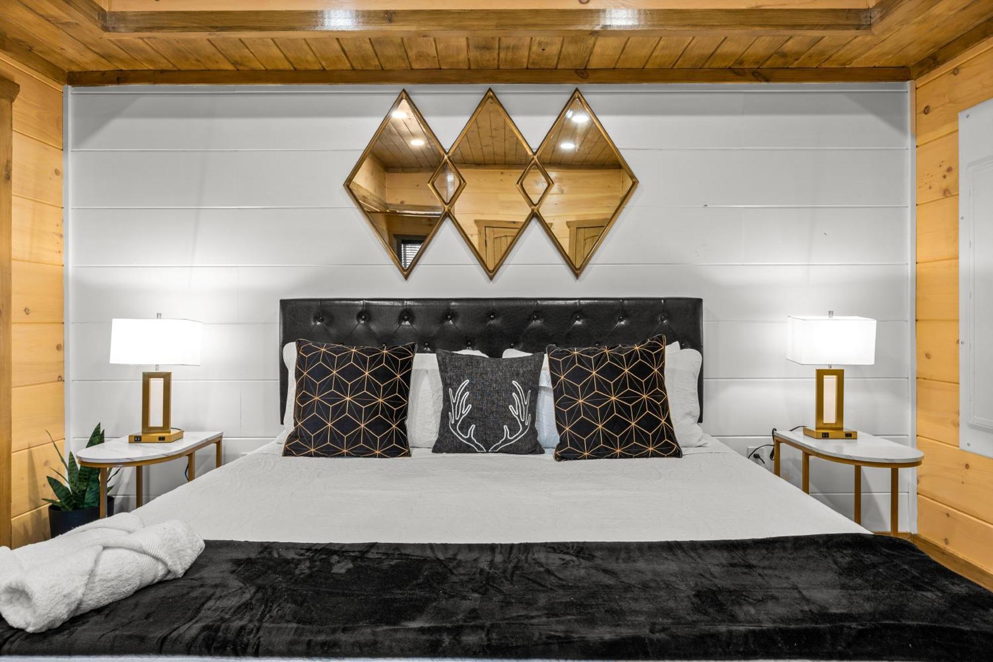 Smokiesboutiquecabins Would To Host At Our New Cabin! 3 King Suites, Indoor Pool, Game Room, Lounge With 75