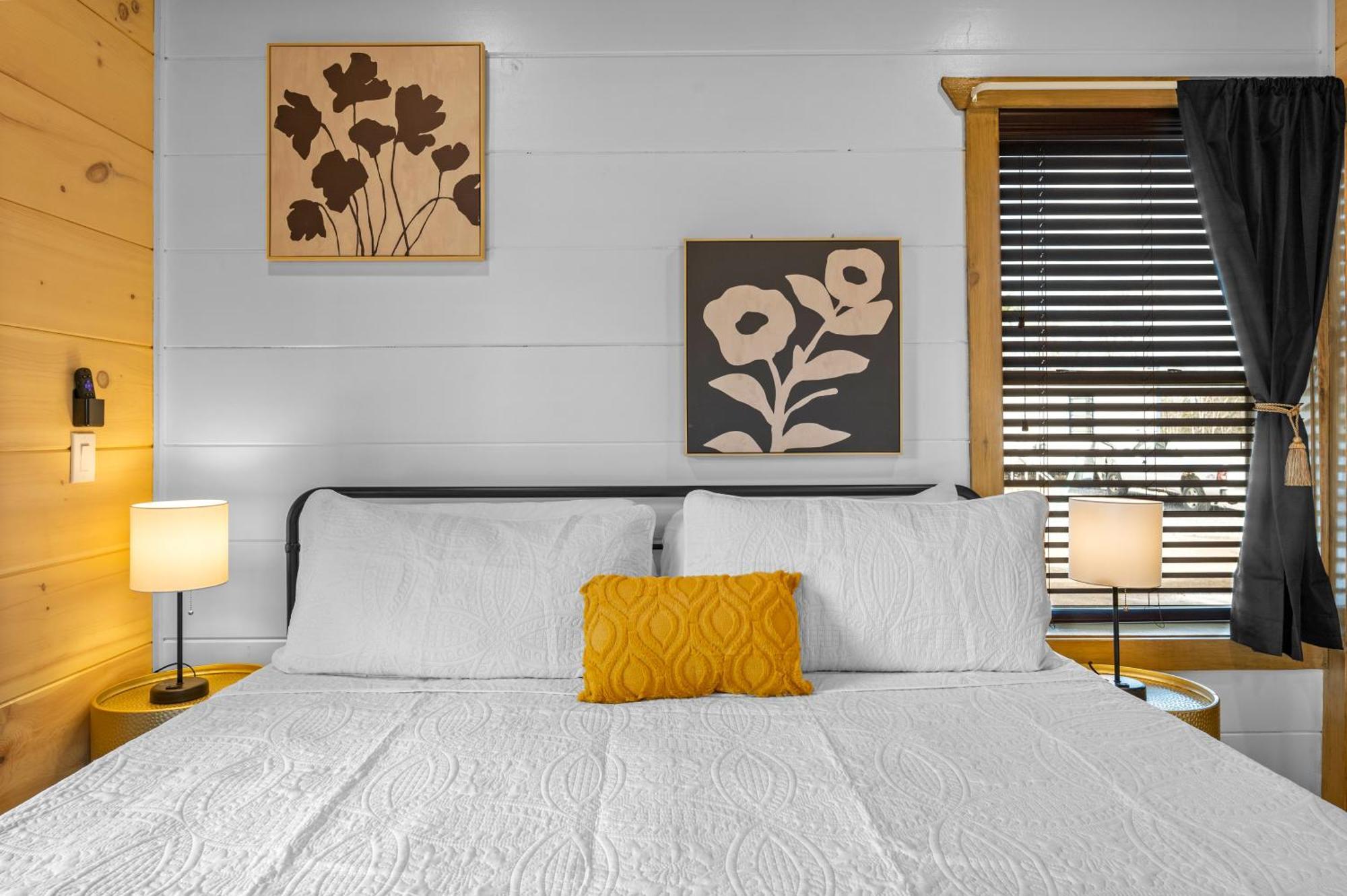 Holiday home Smokiesboutiquecabins Would To Host At Our New Cabin! 3 King Suites, Indoor Pool, Game Room, Lounge With 75