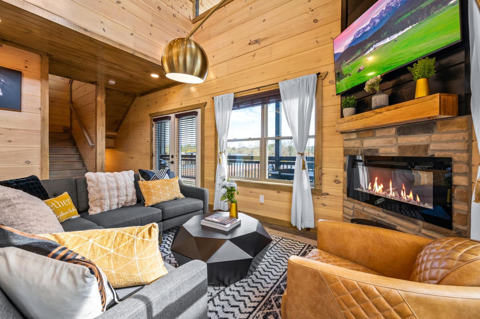 Holiday home Smokiesboutiquecabins Would To Host At Our New Cabin! 3 King Suites, Indoor Pool, Game Room, Lounge With 75