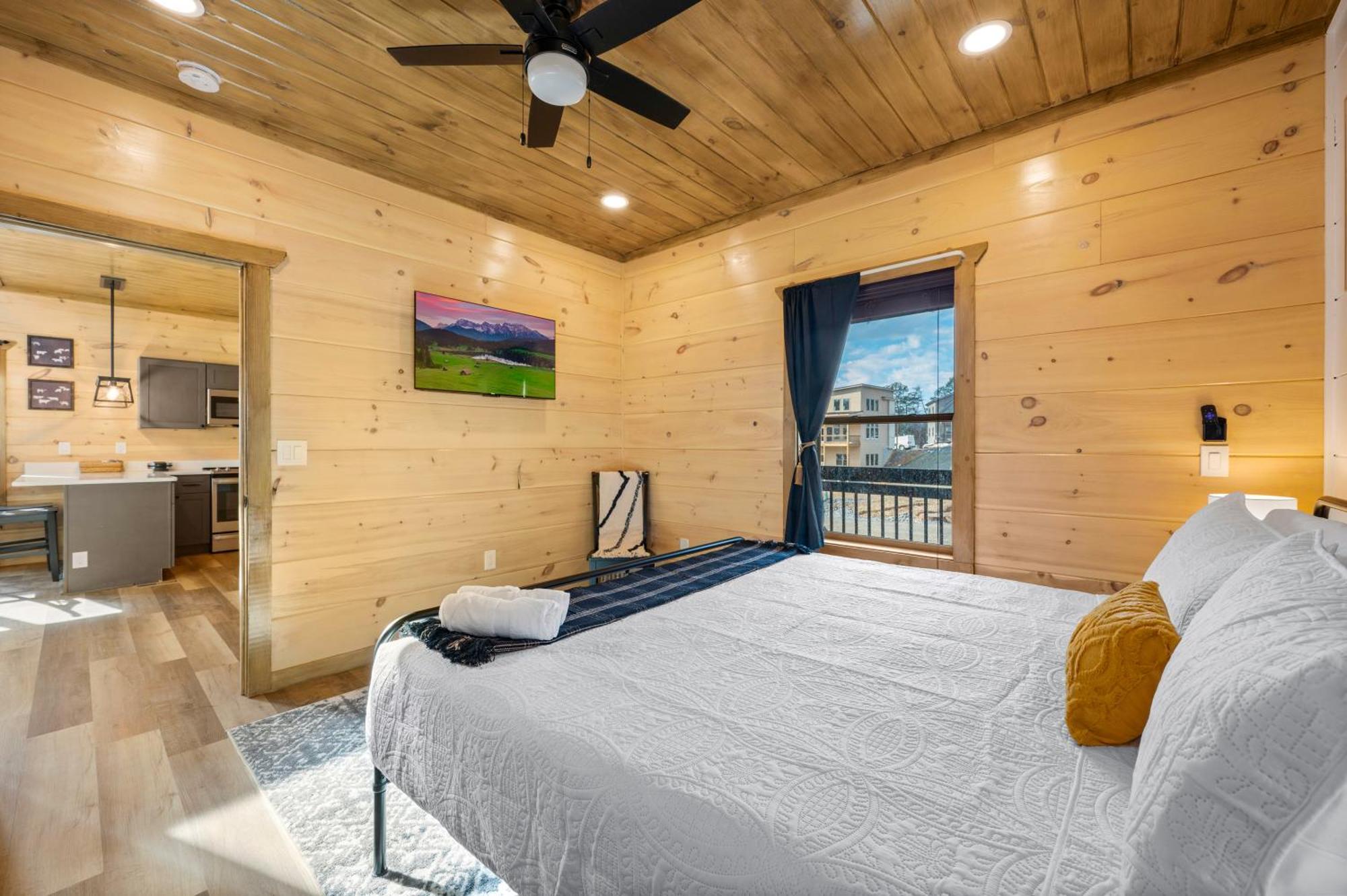 Holiday home Smokiesboutiquecabins Would To Host At Our New Cabin! 3 King Suites, Indoor Pool, Game Room, Lounge With 75
