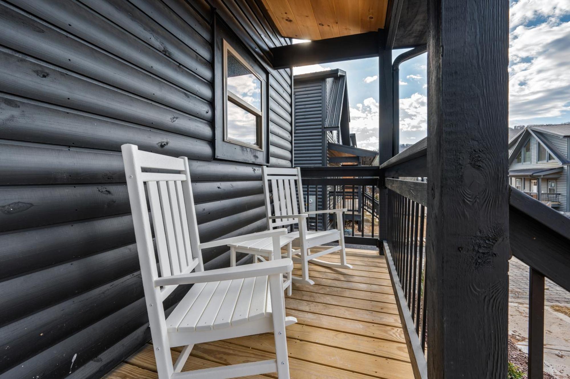 Smokiesboutiquecabins Would To Host At Our New Cabin! 3 King Suites, Indoor Pool, Game Room, Lounge With 75